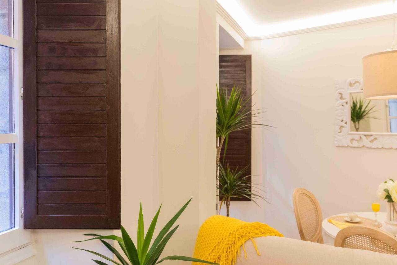 Chic Barrena Old Town Apartment