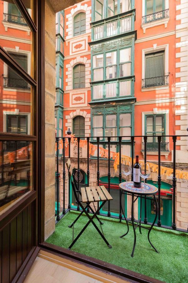 Chic Barrena Old Town Apartment *
